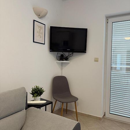 נובליה Apartmani Samec מראה חיצוני תמונה