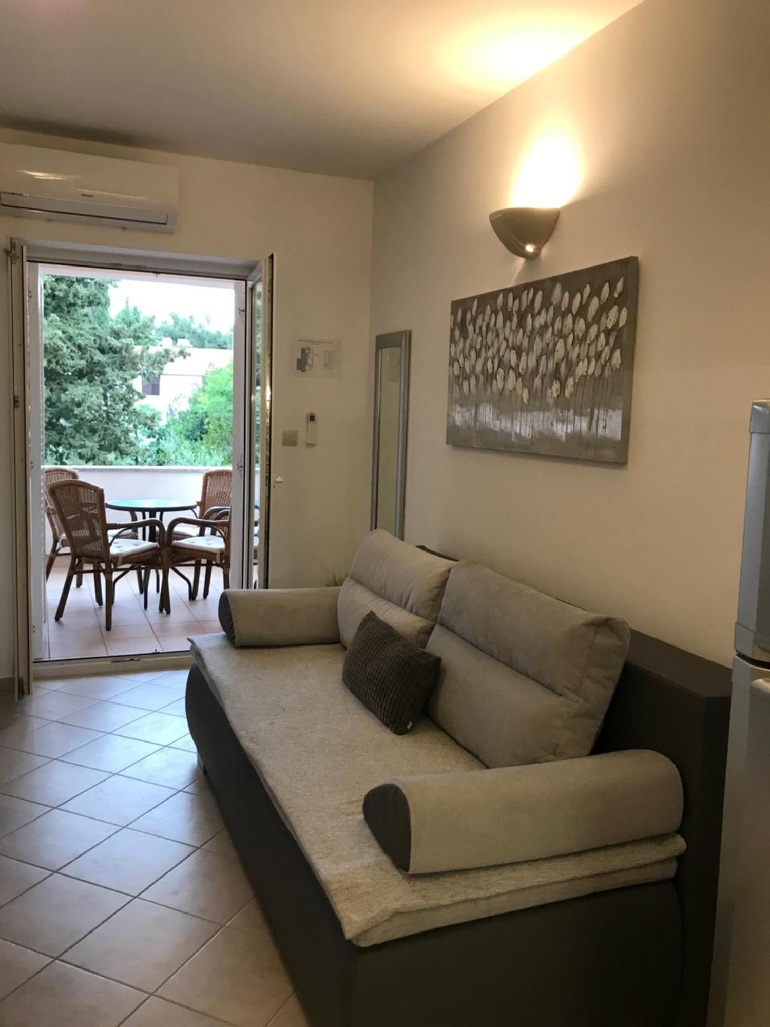 נובליה Apartmani Samec מראה חיצוני תמונה