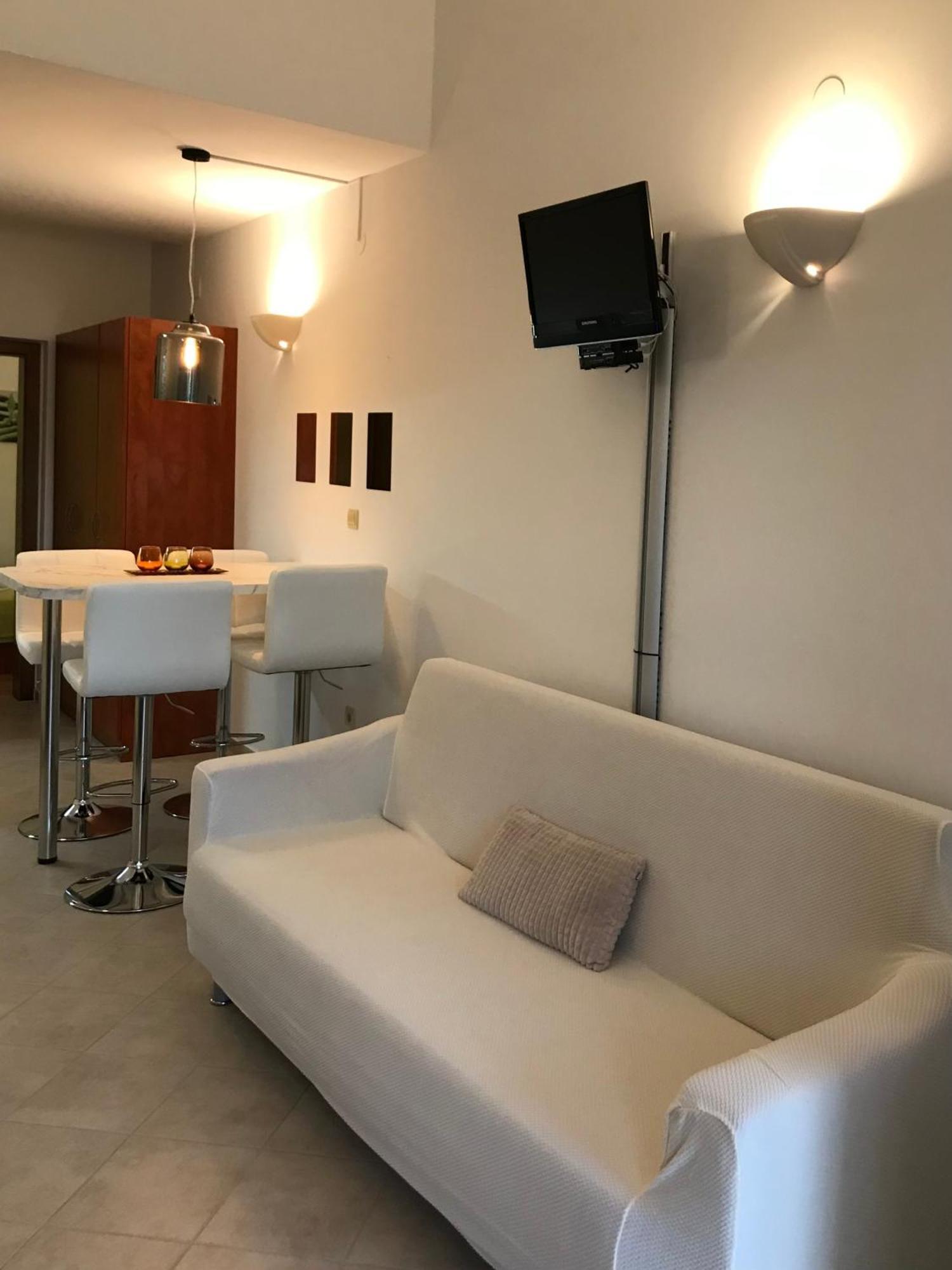 נובליה Apartmani Samec מראה חיצוני תמונה