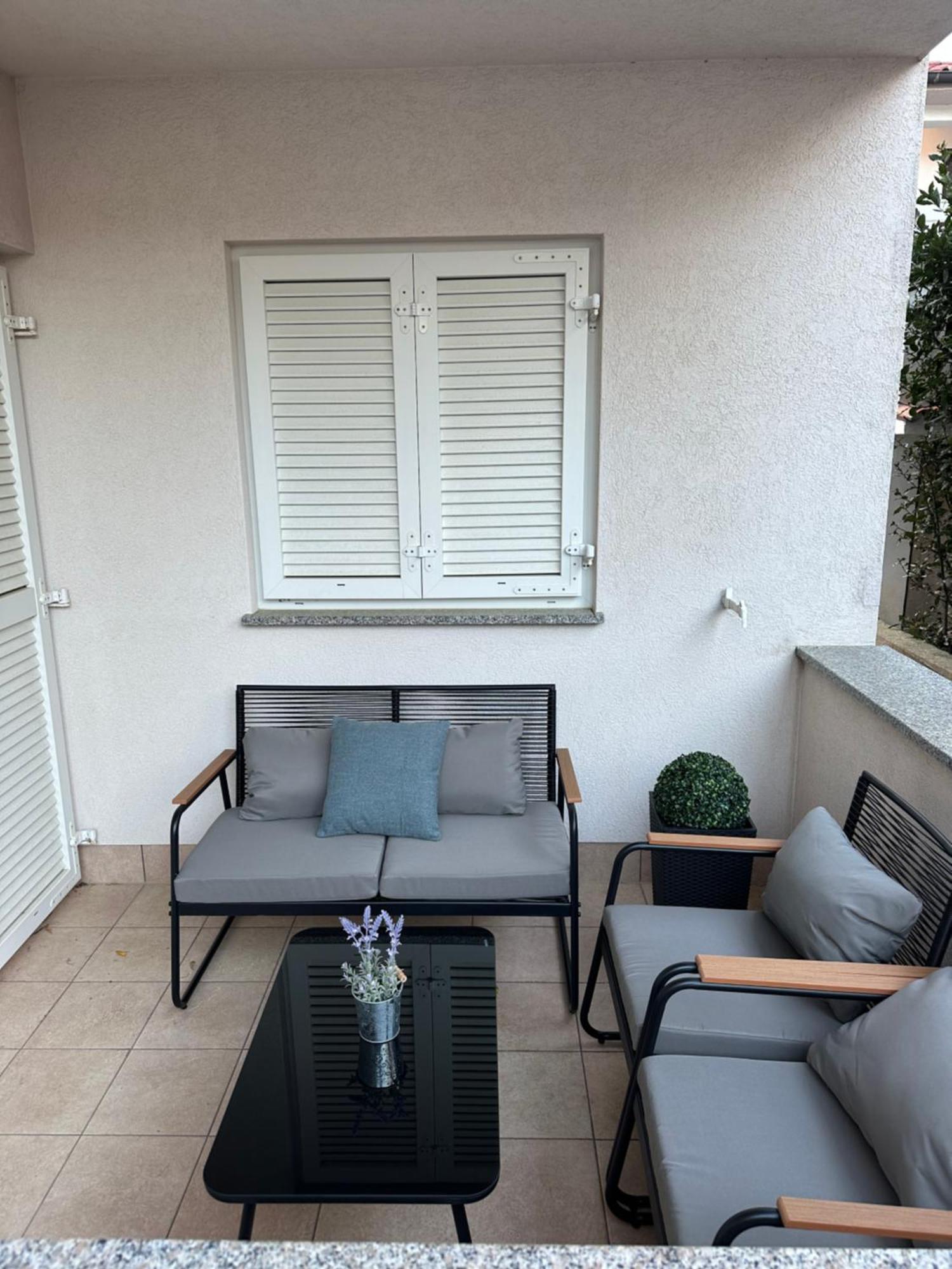 נובליה Apartmani Samec מראה חיצוני תמונה
