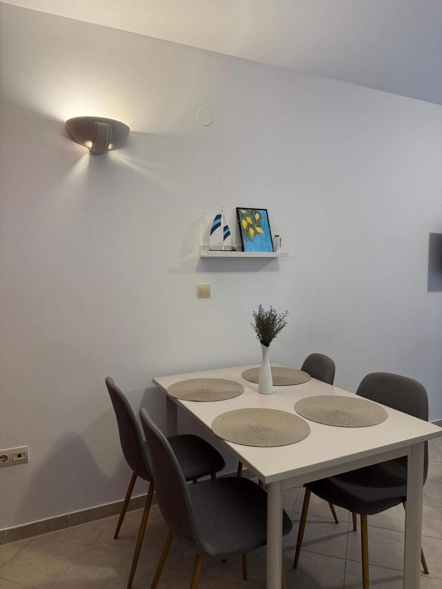 נובליה Apartmani Samec מראה חיצוני תמונה