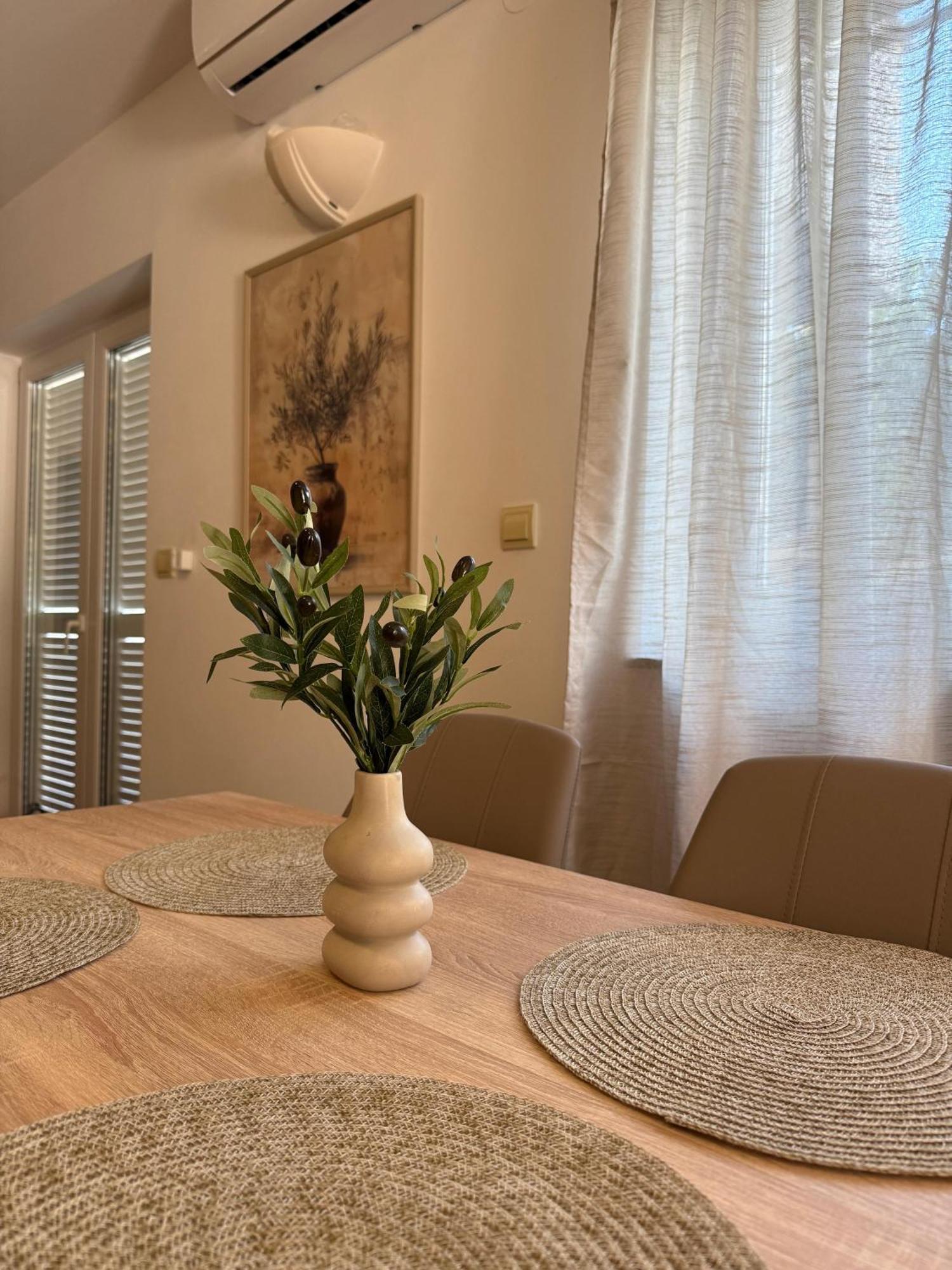 נובליה Apartmani Samec מראה חיצוני תמונה