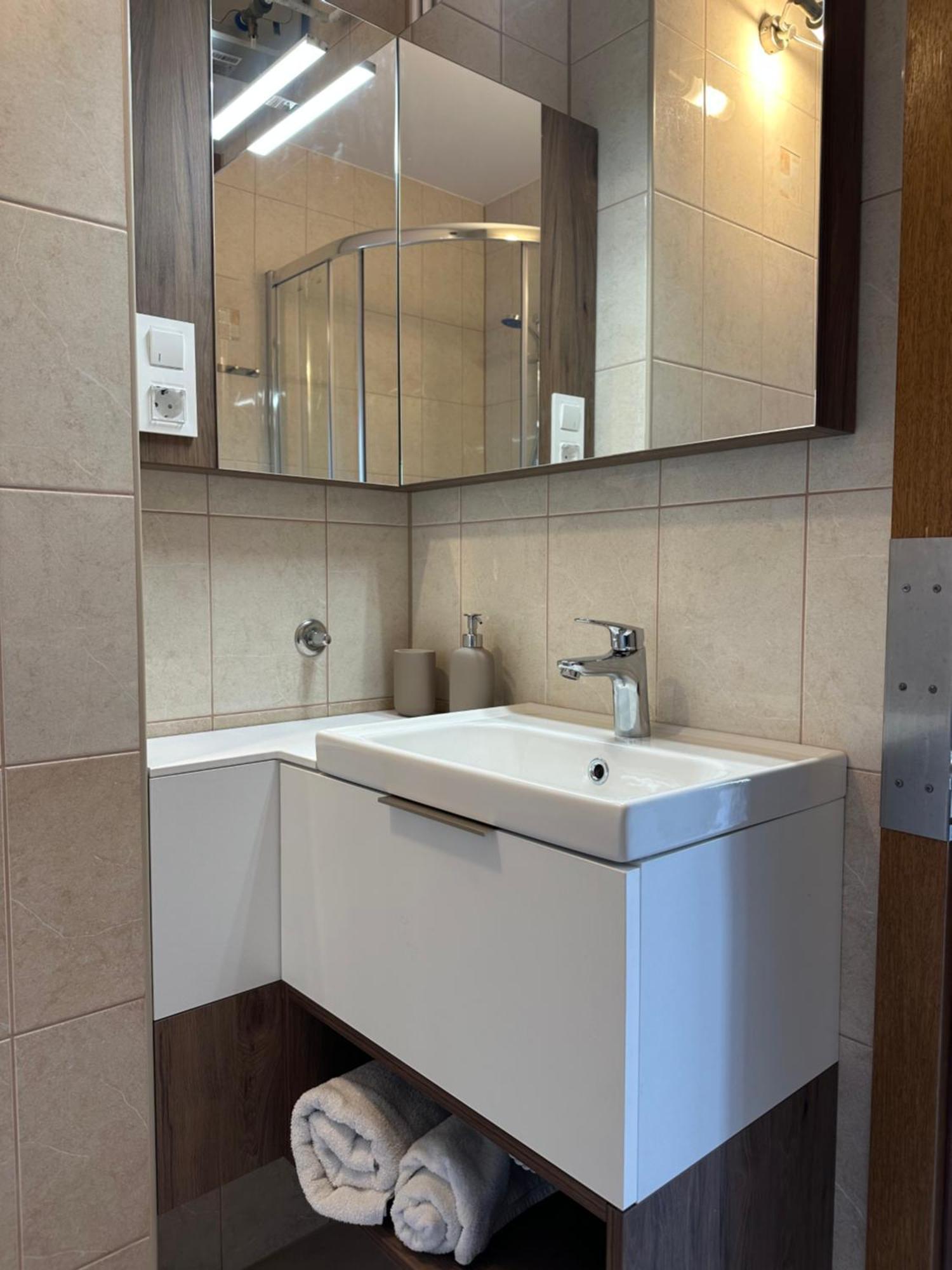 נובליה Apartmani Samec מראה חיצוני תמונה