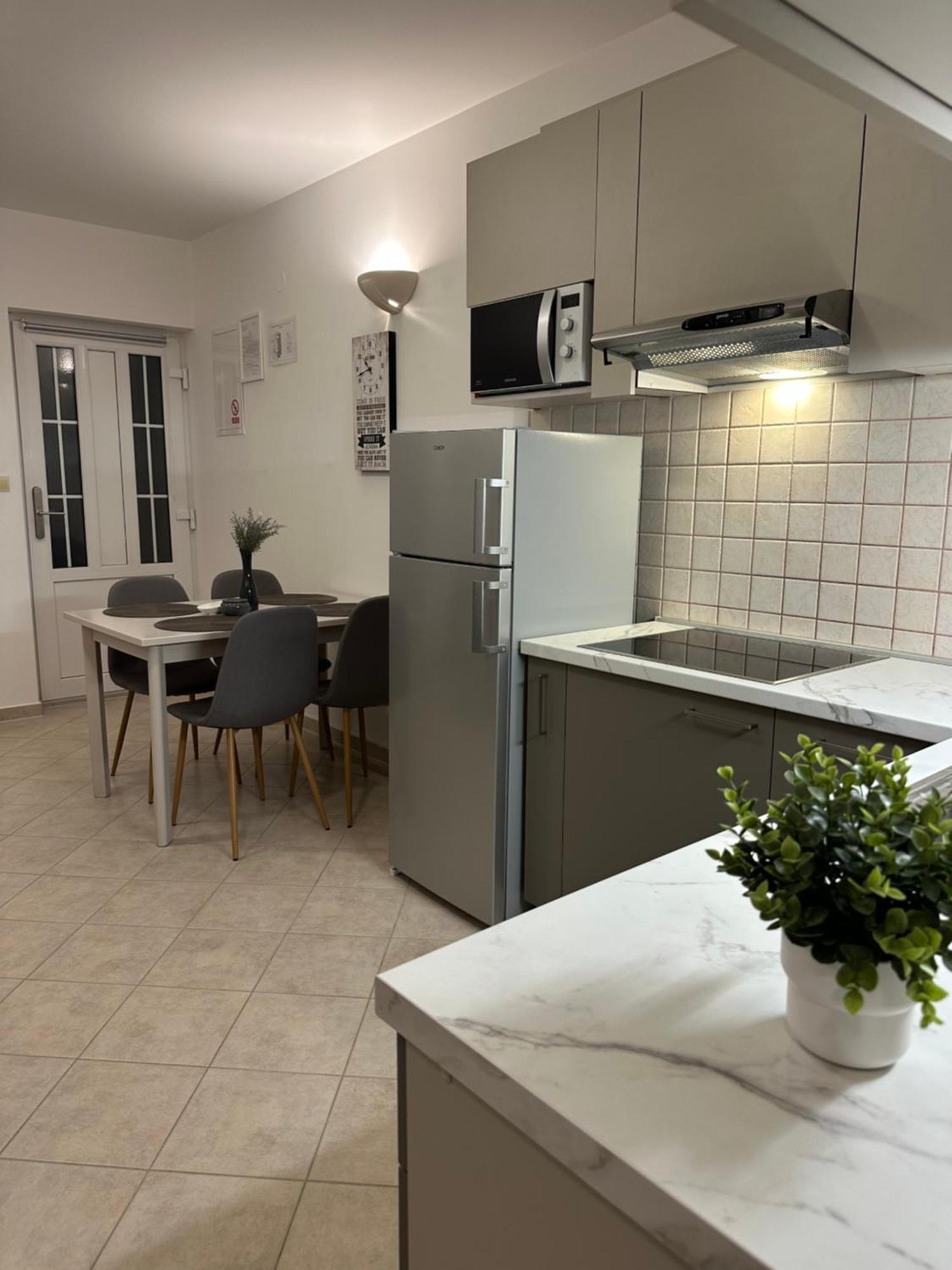 נובליה Apartmani Samec מראה חיצוני תמונה