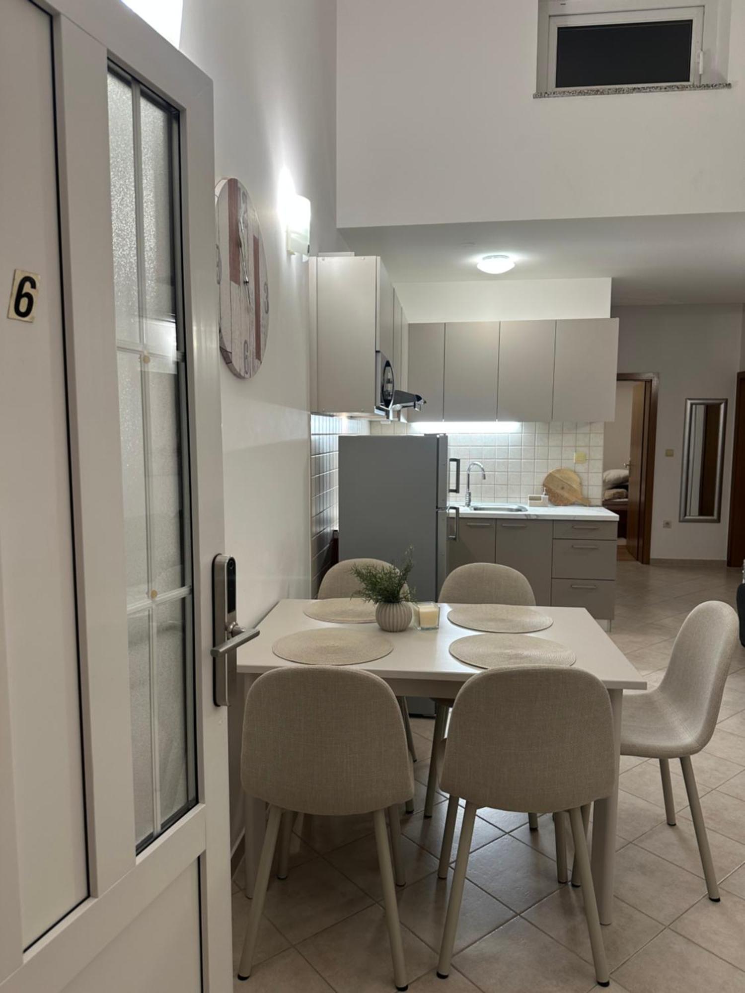 נובליה Apartmani Samec מראה חיצוני תמונה