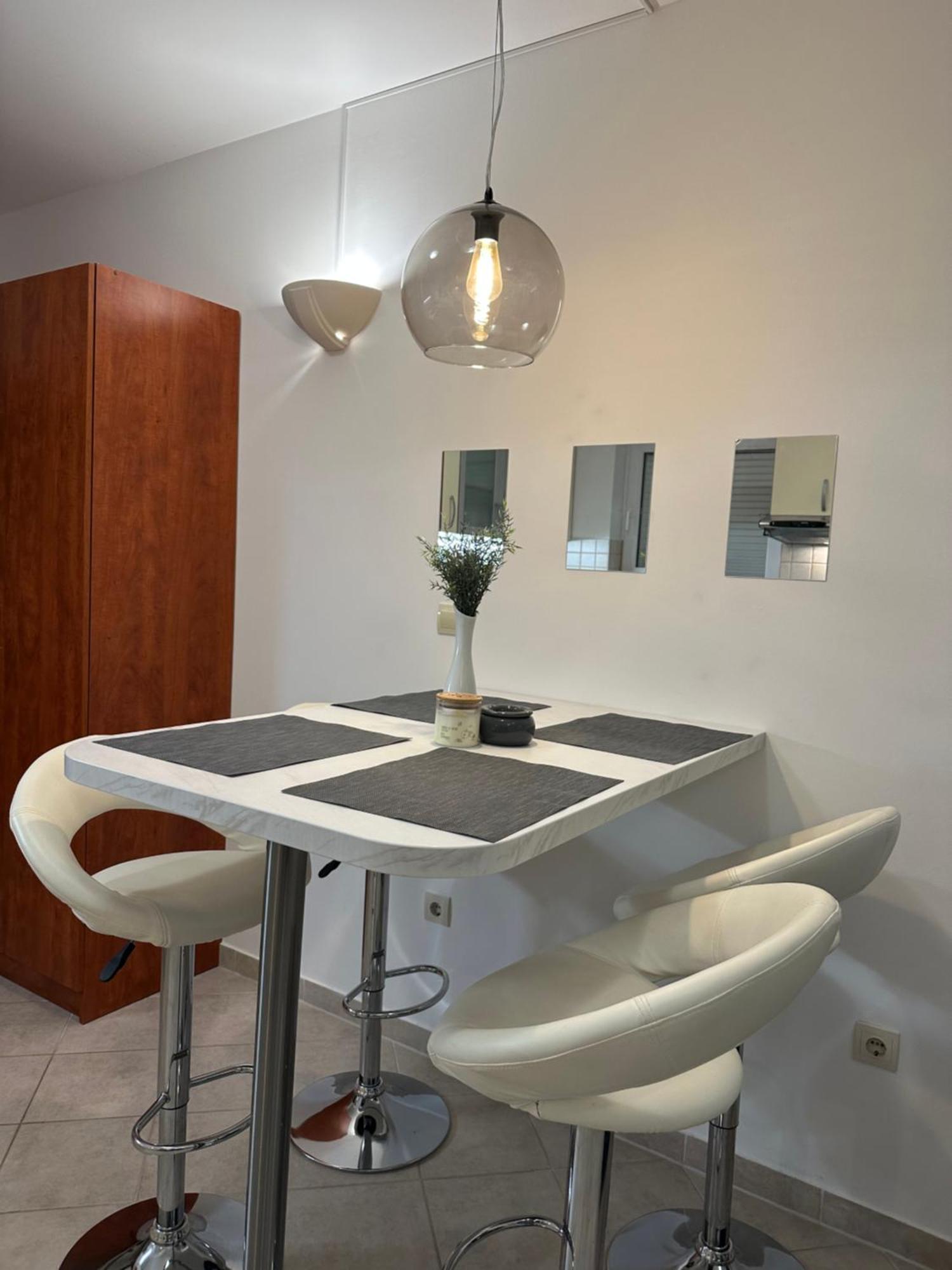 נובליה Apartmani Samec מראה חיצוני תמונה